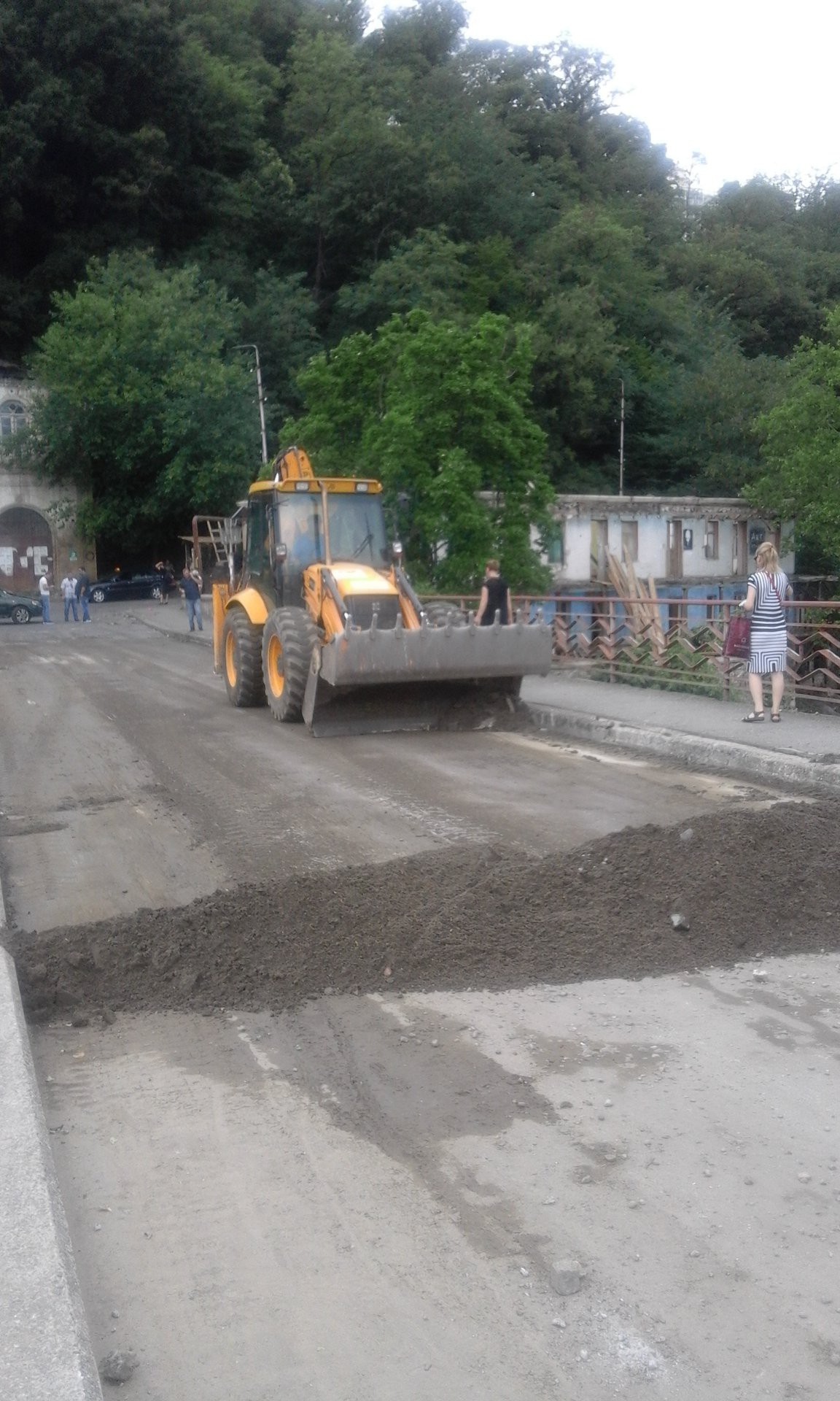 Roads in Kutaisi are being cleared of rubble