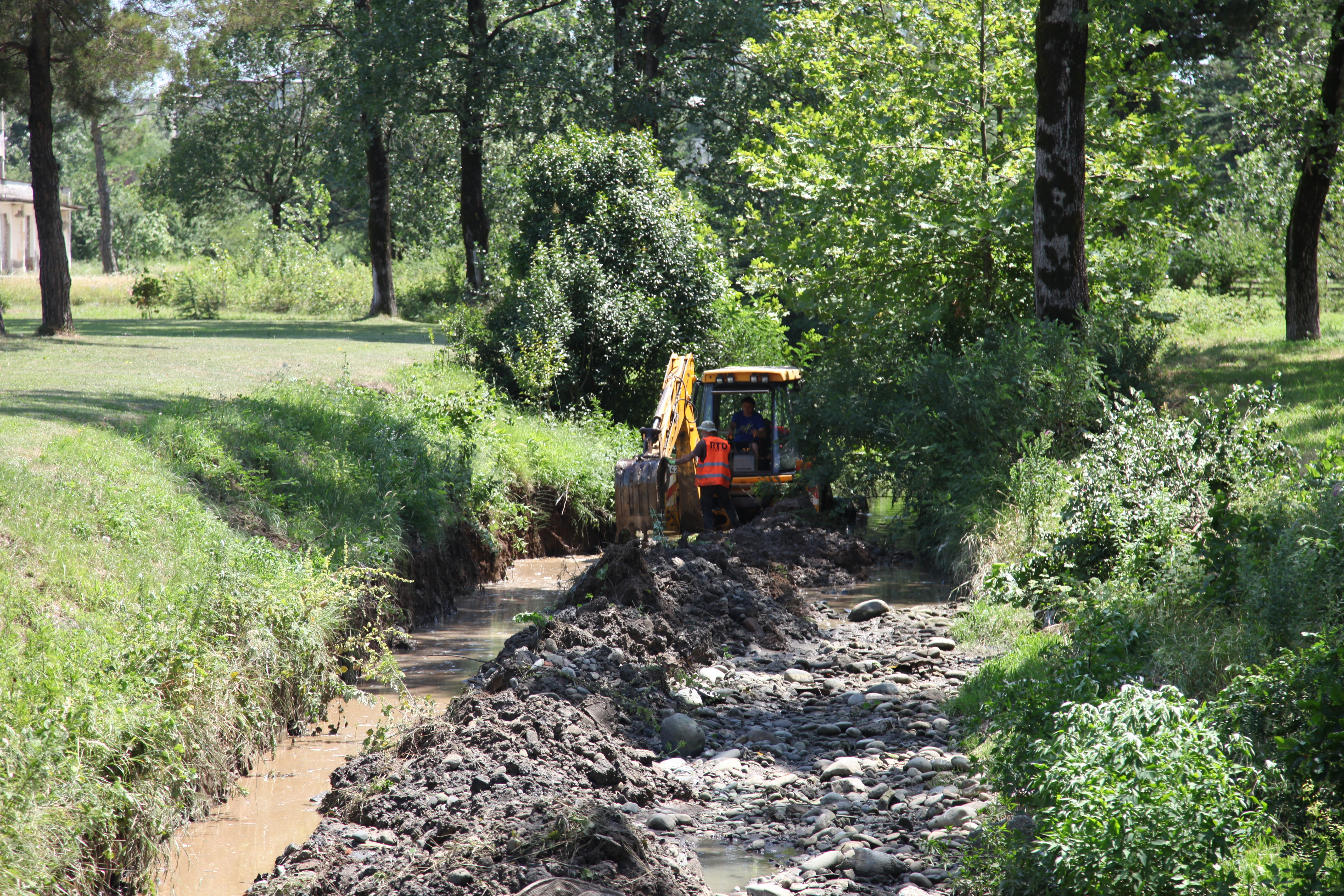 The river Ogaskura is being cleaned and bank protection works are under the process in Kutaisi