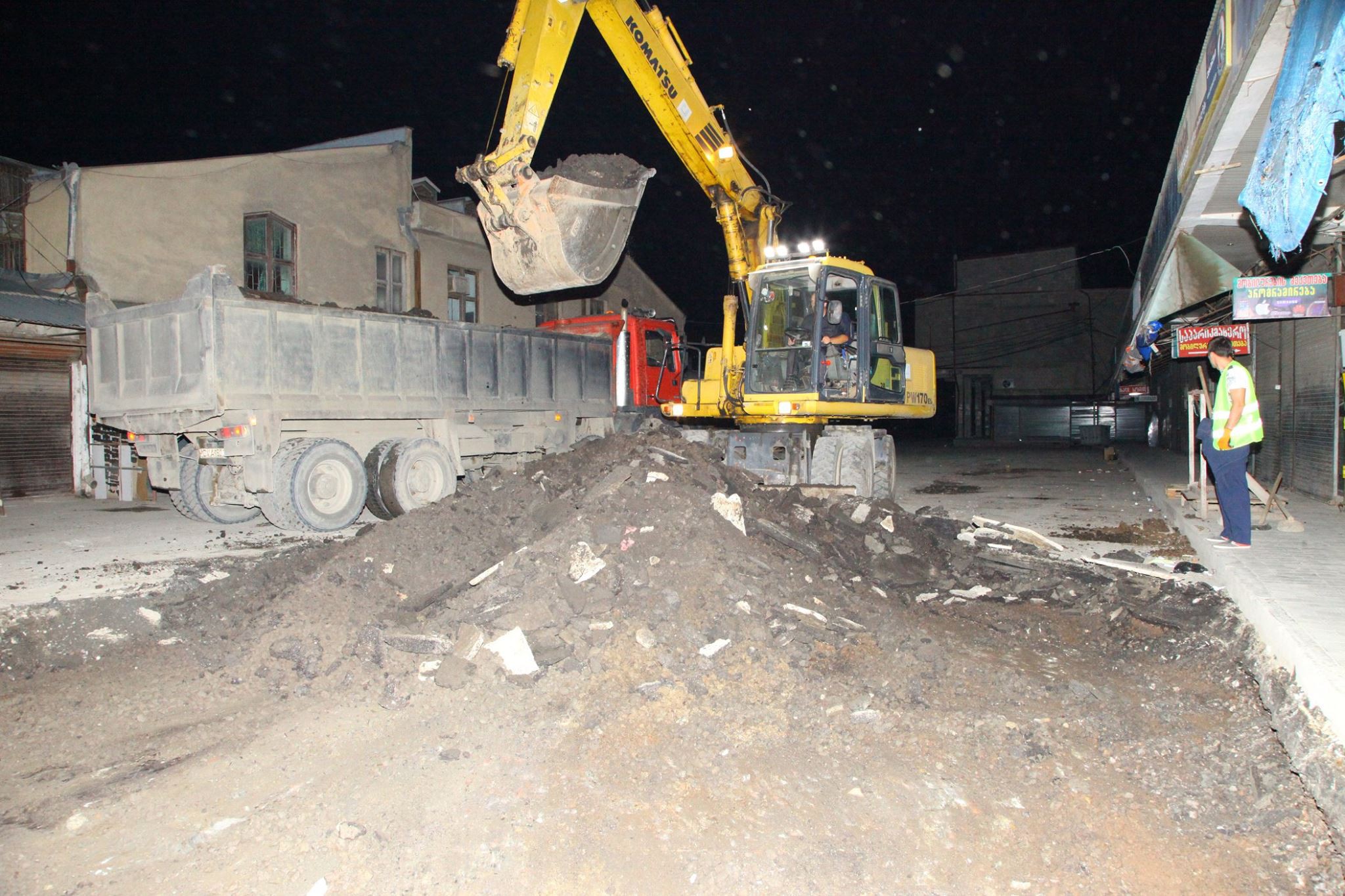 The road surface is being repaired on the territory of the bus station