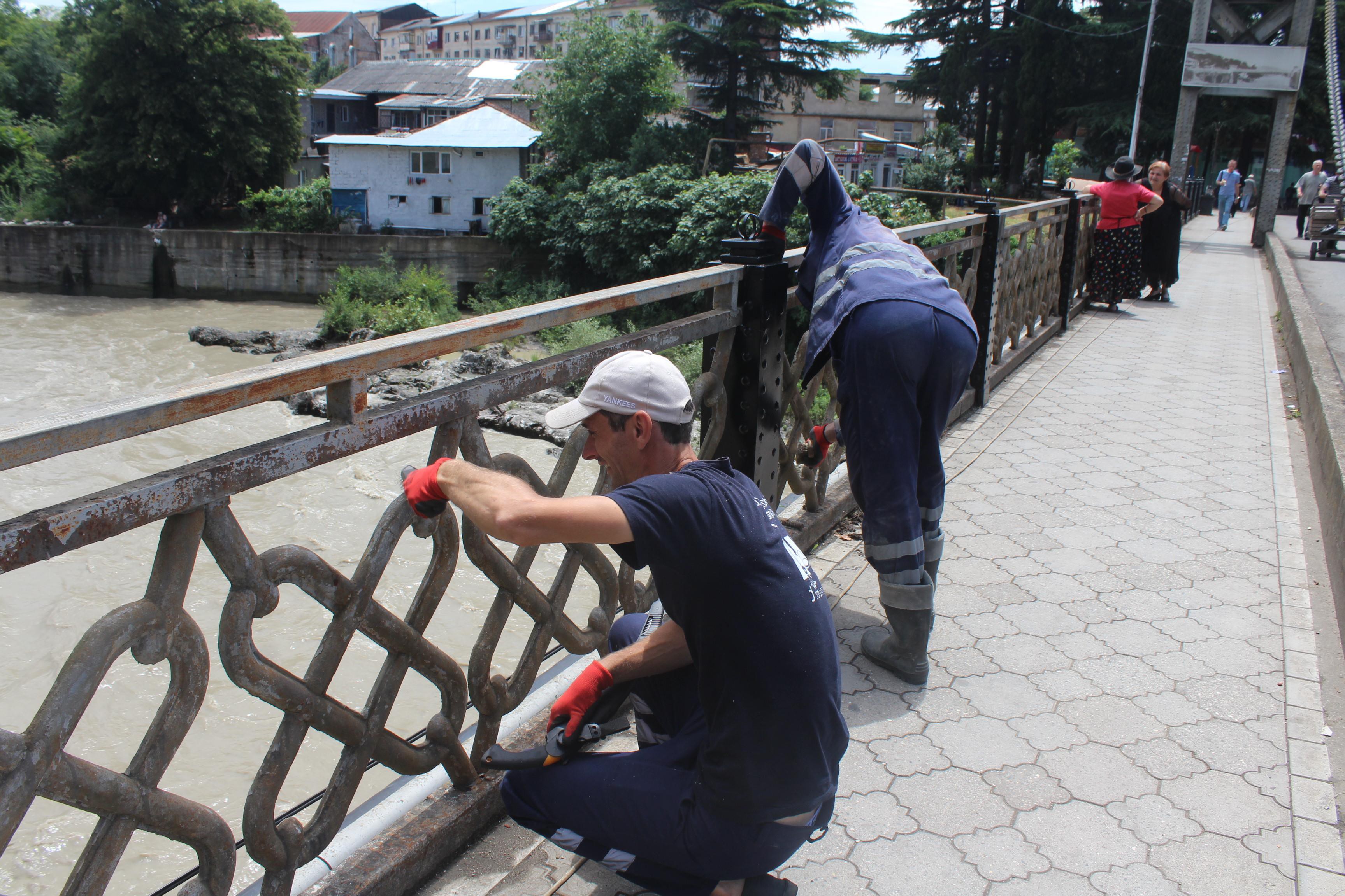 Ongoing works on Chain Bridge and Red Bridge