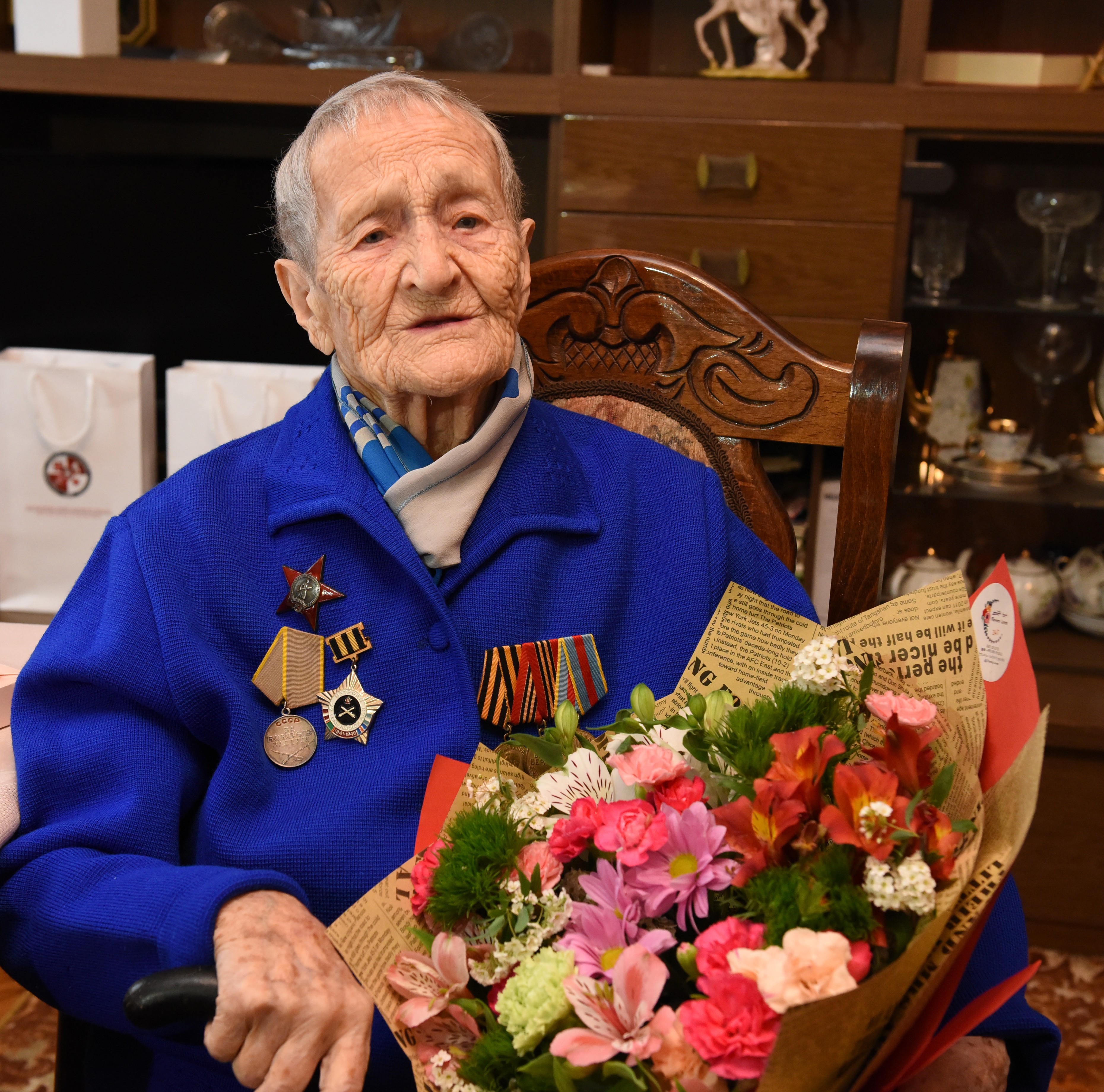 The Mayor of Kutaisi  congratulated 100-year-old Zoya Khmelidze on her birthday