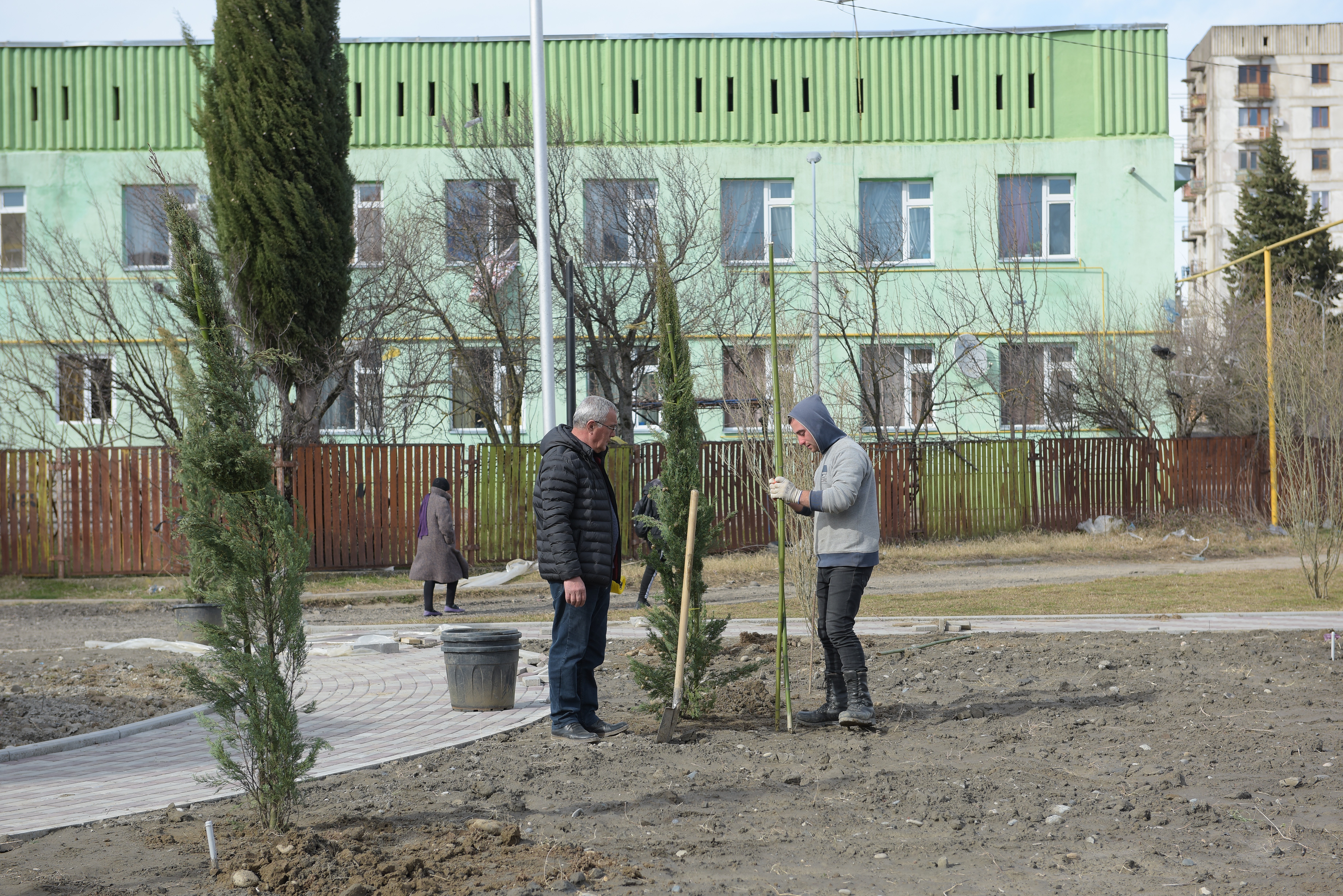 Giorgi Tchighvaria visited the improvement works of the new square on Sulkhan-Saba Avenue in Avangardi settlement