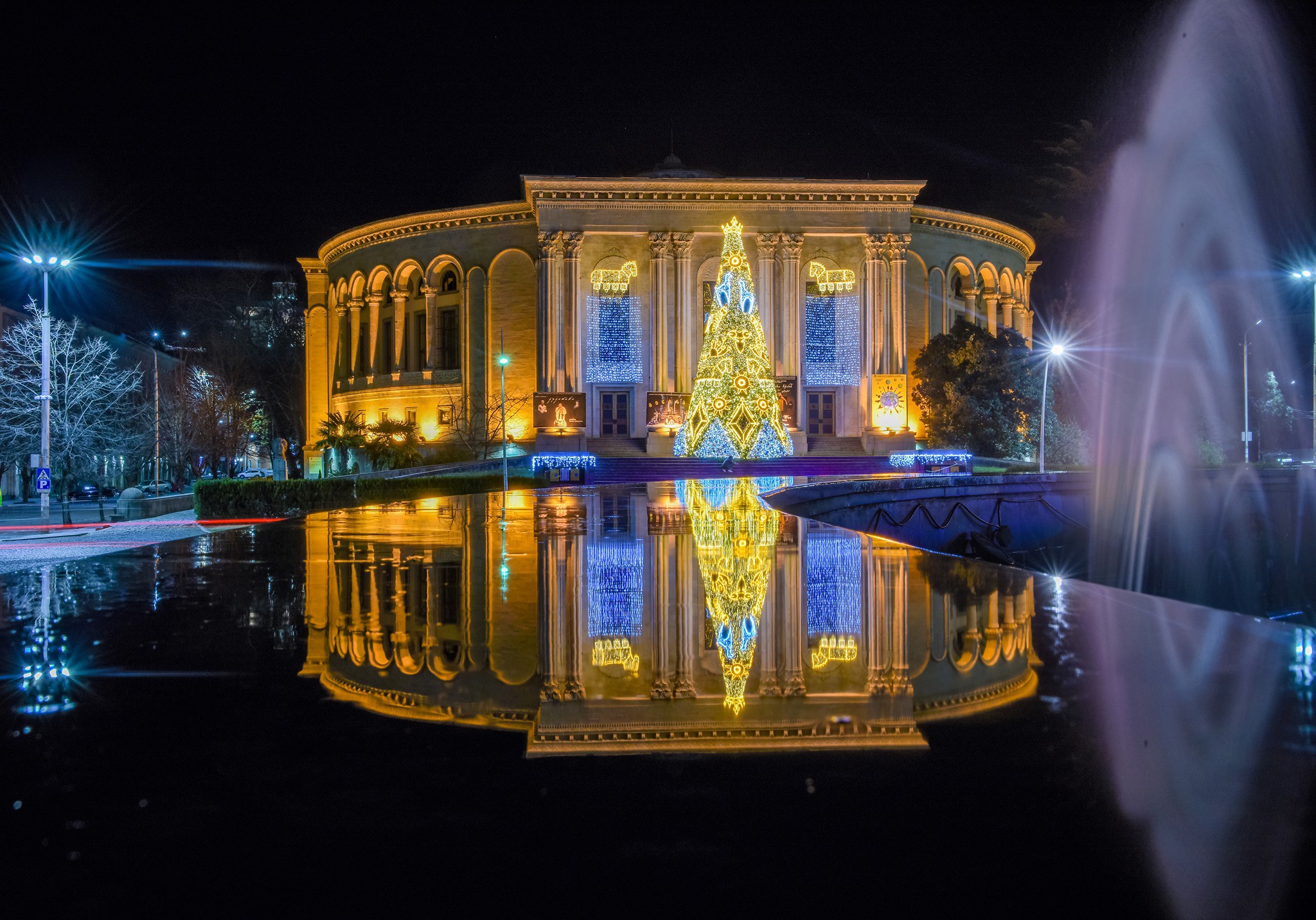 The main Christmas tree of the city was lit in Kutaisi