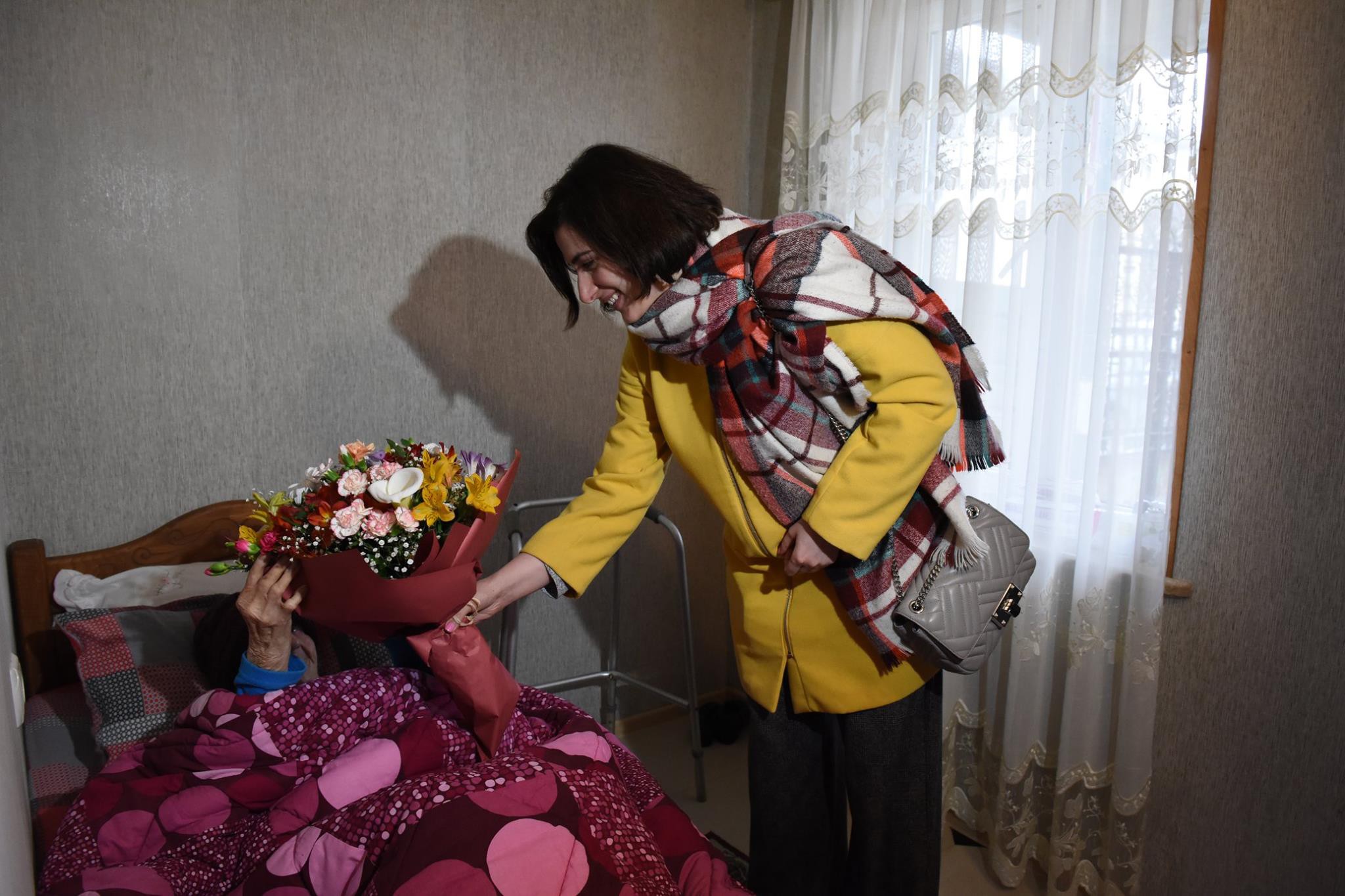 Deputy Mayor of Kutaisi Nino Tvaltvadze congratulated Zinaida Kobuladze on her 100th birthday