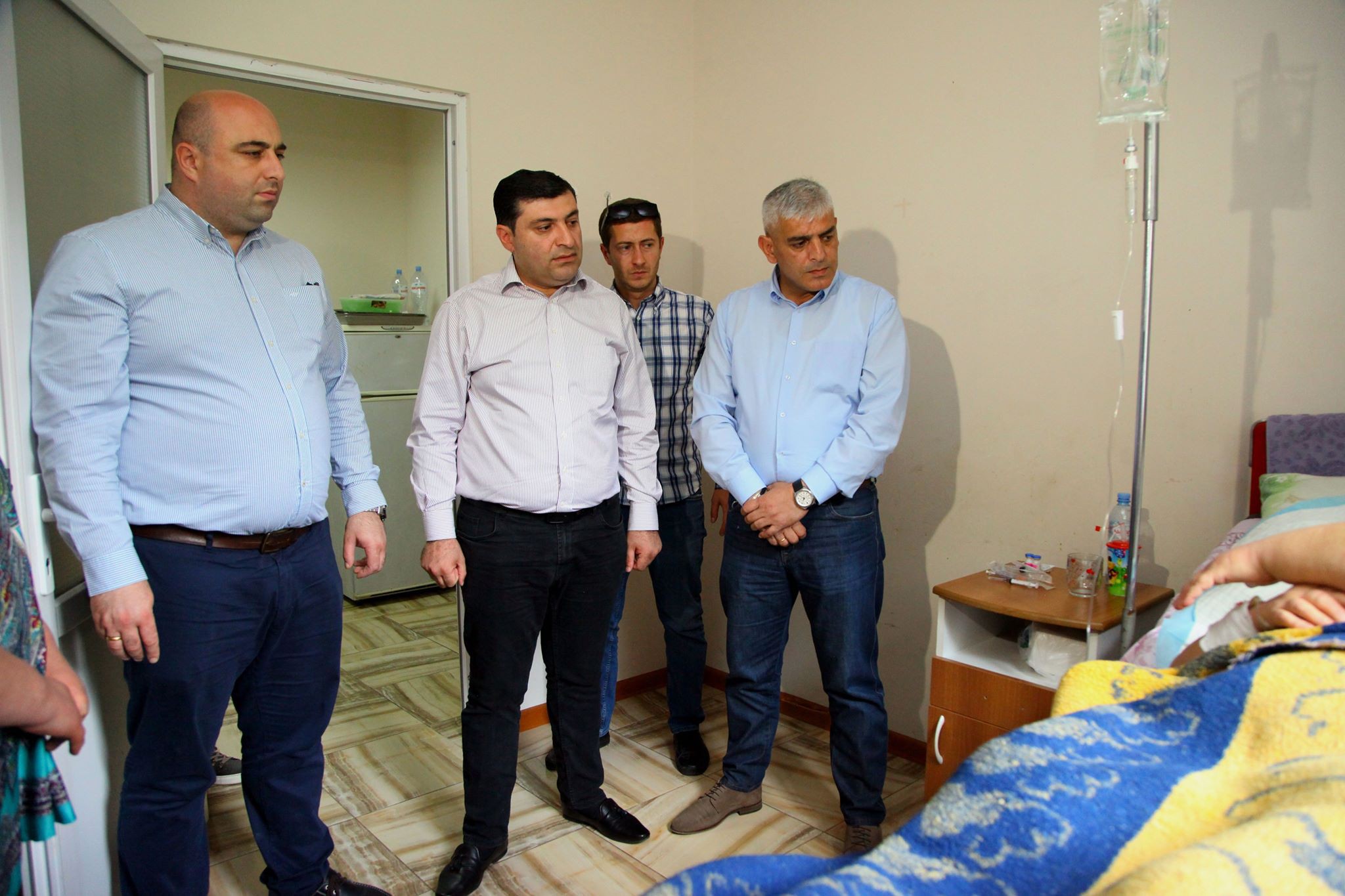 Gogutsa Stazhadze, victim of fire in one of the buildings on Nikea Street, was visited by the local government at the hospital