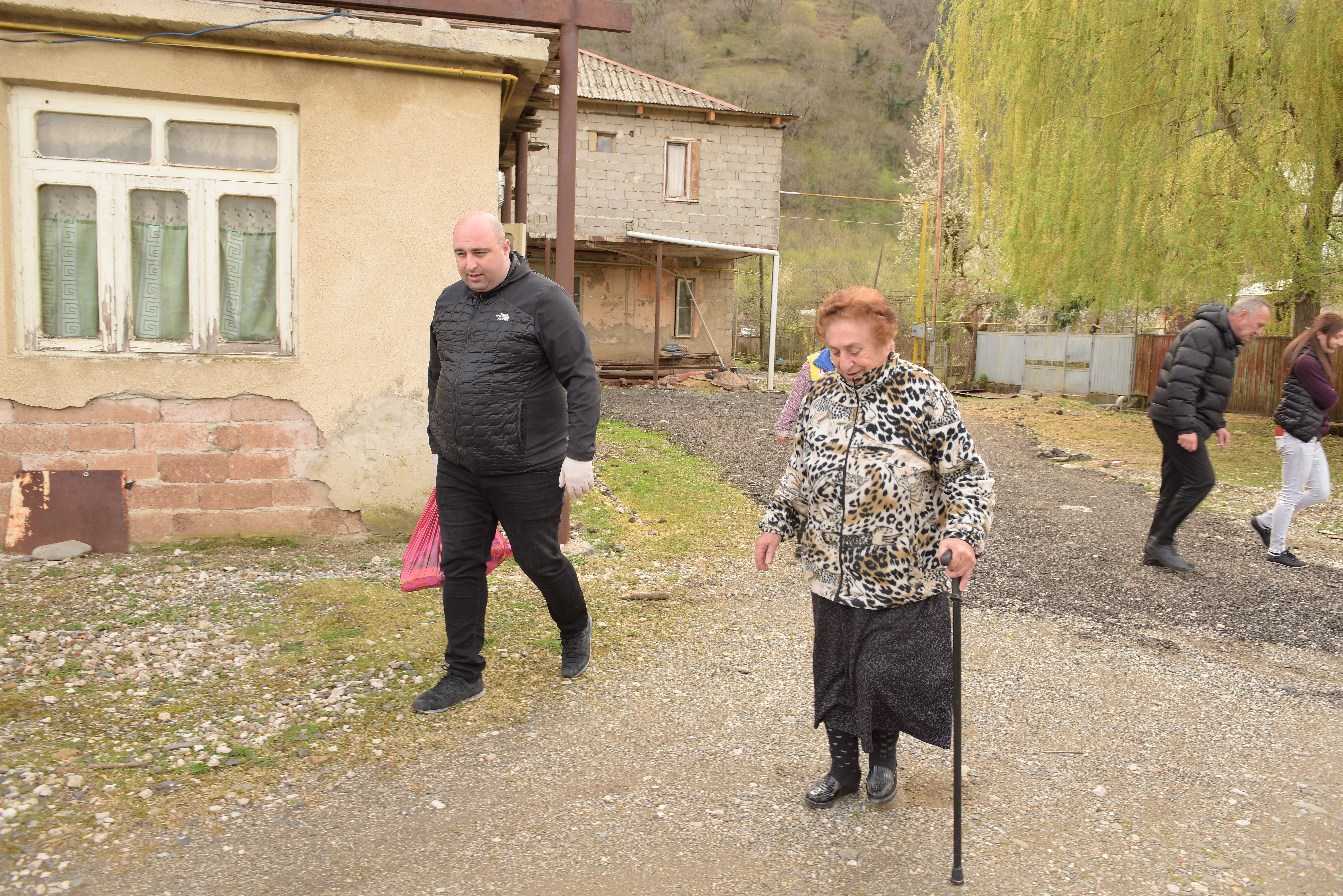 The distribution of food parcels in Kutaisi has started for single citizens over 70 years old