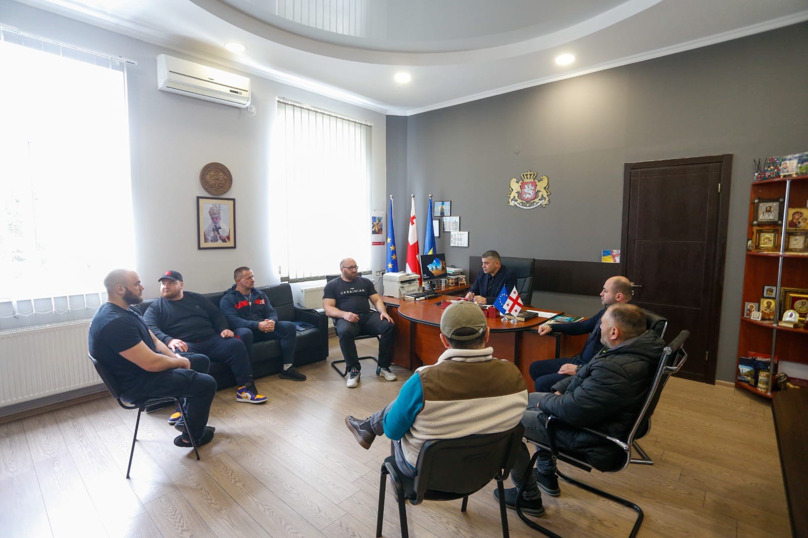 ქუთაისის ვიცე-მერი დავით ერემეიშვილი კონსტანტინე ჯანაშიას სახელობის საერთაშორისო ტურნირის გამარჯვებულებს და ორგანიზატორებს შეხვდა