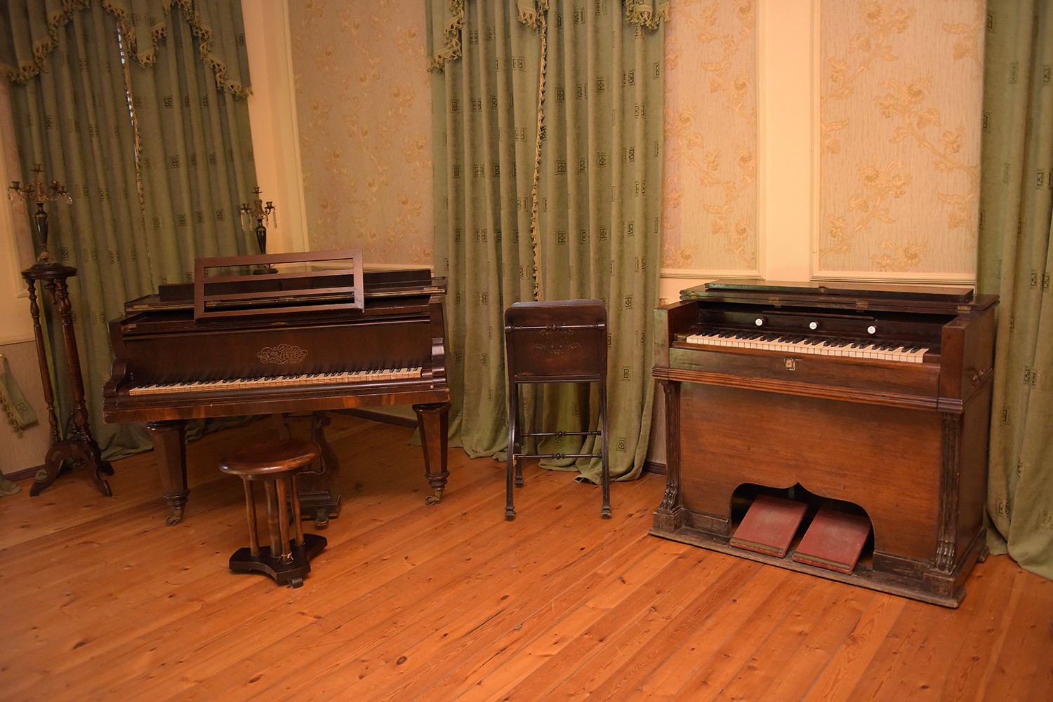 After a thorough restoration, Zakaria Paliashvili's musical instruments were returned to the Kutaisi Memorial House-Museum of the Great Composer