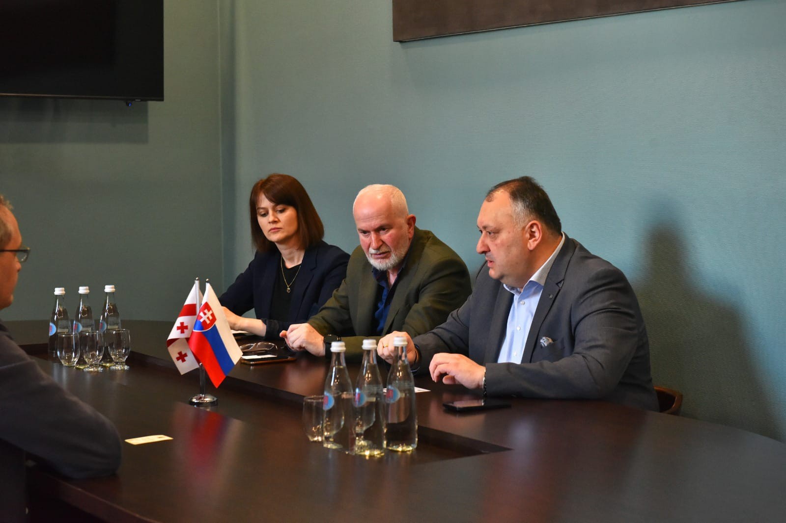 The Mayor of Kutaisi City Municipality, Ioseb Khakhaleishvili and Deputy Mayor Iuza Ugulava met the Chief Executive Officer of the Slovakian Company, SEAK, Heliodor Macko