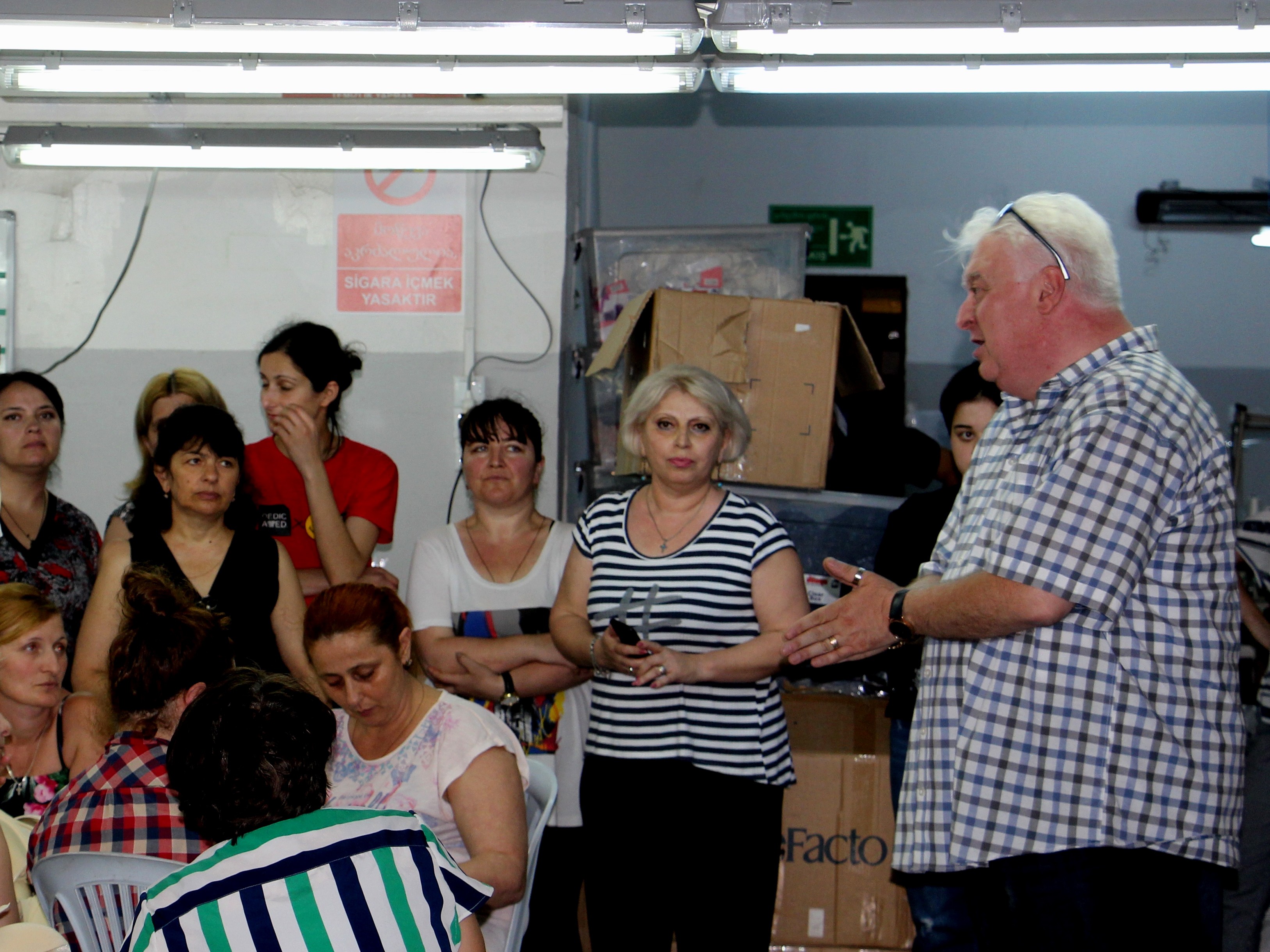 Merab Kvitsaridze met with the employees of the sewing factory located in the administrative unit of the ,,AVTOKARKHANA''